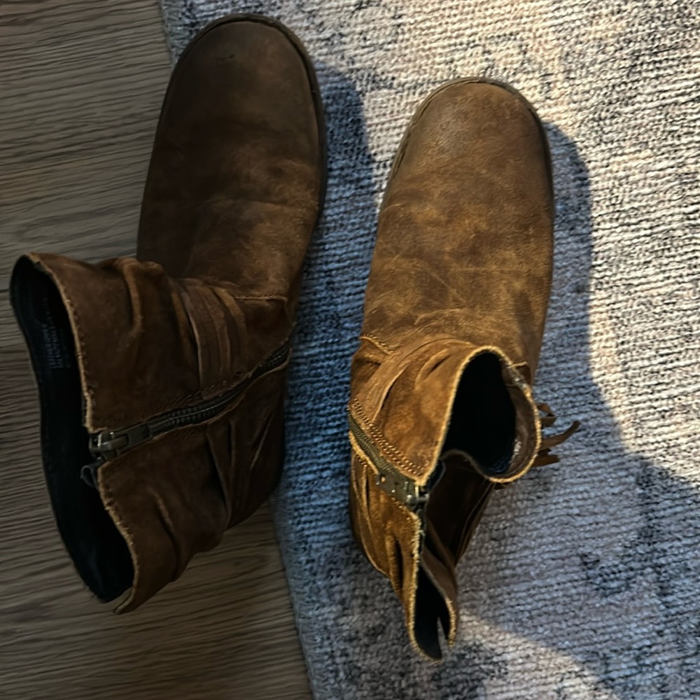 Zip up booties with fringe detail